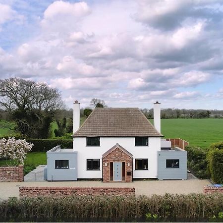 Covehithe House-Coastal Luxury- Sleeps 12-With Huge Swimspa! Wrentham Екстер'єр фото