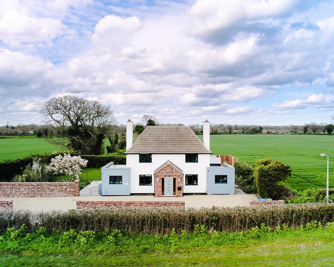 Covehithe House-Coastal Luxury- Sleeps 12-With Huge Swimspa! Wrentham Екстер'єр фото