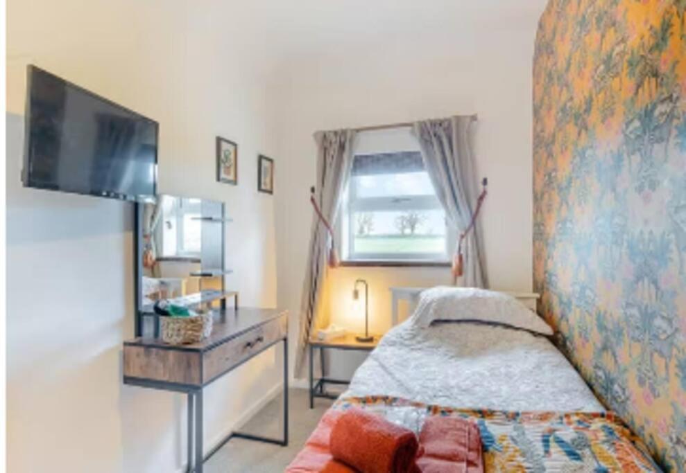 Covehithe House-Coastal Luxury- Sleeps 12-With Huge Swimspa! Wrentham Екстер'єр фото