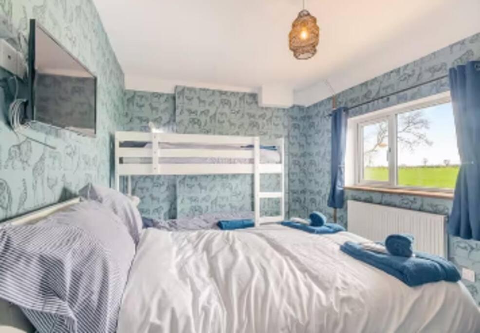 Covehithe House-Coastal Luxury- Sleeps 12-With Huge Swimspa! Wrentham Екстер'єр фото