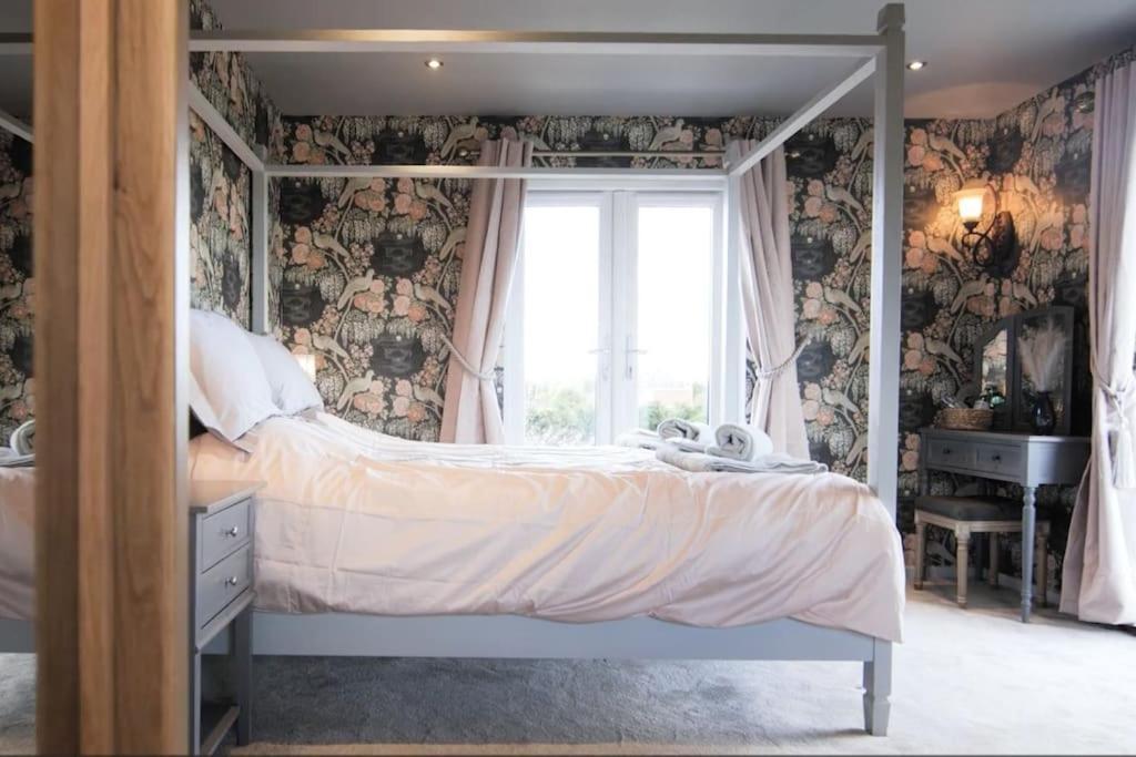Covehithe House-Coastal Luxury- Sleeps 12-With Huge Swimspa! Wrentham Екстер'єр фото