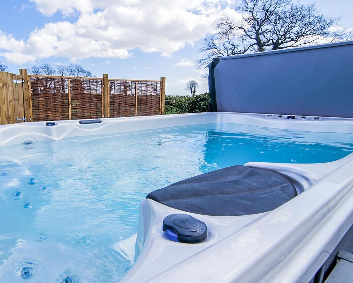 Covehithe House-Coastal Luxury- Sleeps 12-With Huge Swimspa! Wrentham Екстер'єр фото