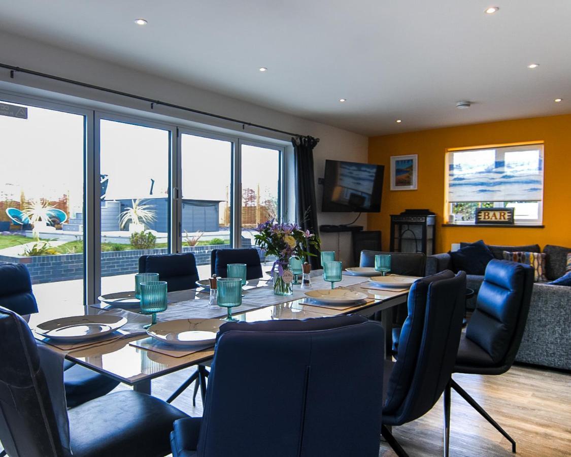 Covehithe House-Coastal Luxury- Sleeps 12-With Huge Swimspa! Wrentham Екстер'єр фото
