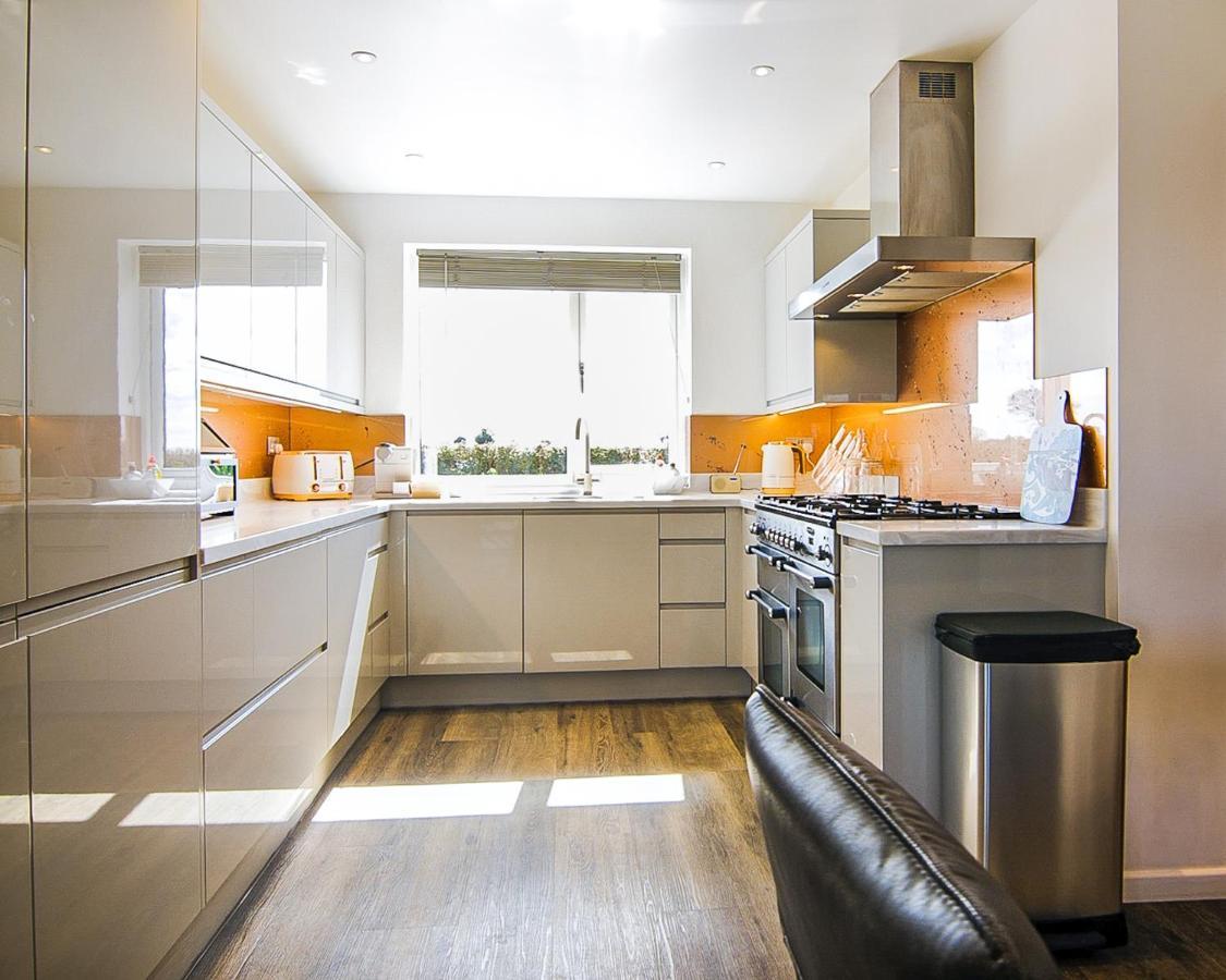 Covehithe House-Coastal Luxury- Sleeps 12-With Huge Swimspa! Wrentham Екстер'єр фото